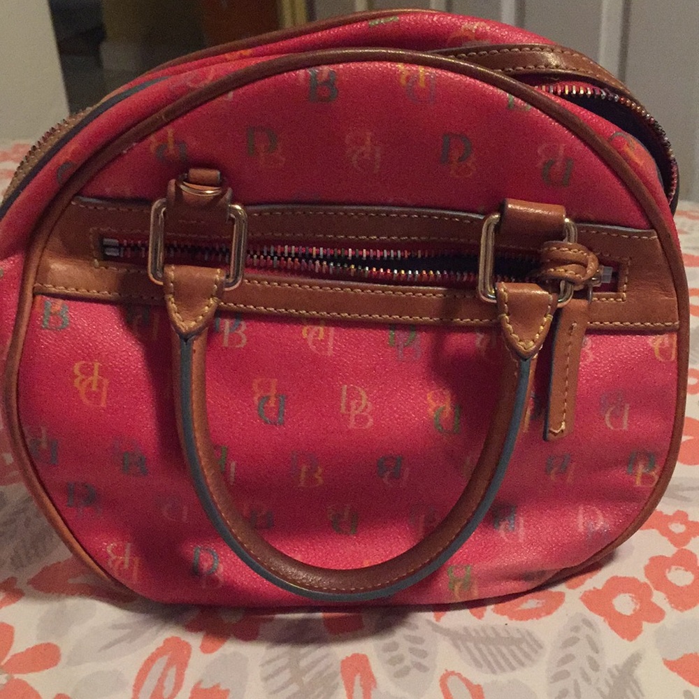 Vintage Dooney & Bourke hand bag
